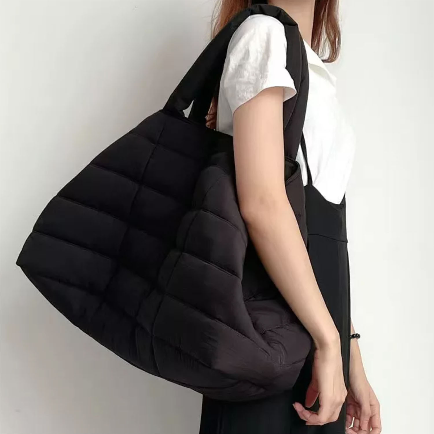 http://handbag-asia.com/wp-content/uploads/2017/05/large-quilted-cotton-shoulder-bag.jpg