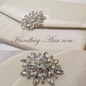 luxury wedding envelope with brooch