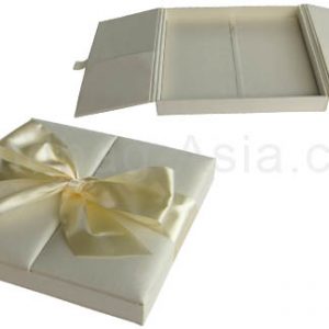 bow embellished ivory wedding box with silk