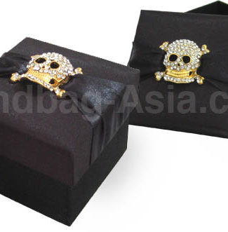 Black gothic silk gift box with crystal skull for halloween party favor