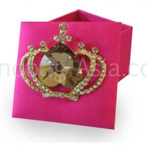 pink wedding favor box with brooch