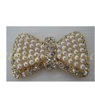 Pearl crystal bow brooch