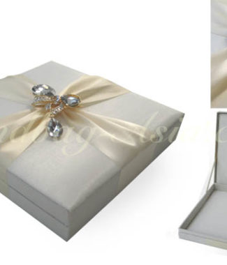 Ivory Boxed Couture Invitation