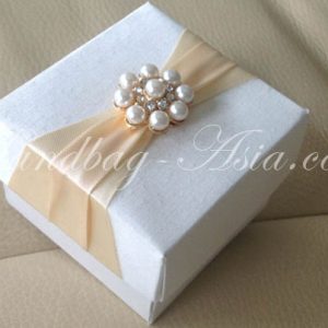 pearl wedding favor box