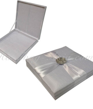 Embellished white wedding box