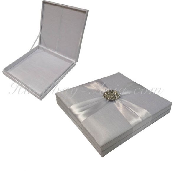 Embellished white wedding box