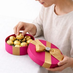 Deep pink round Thai silk gift box design from Thailand