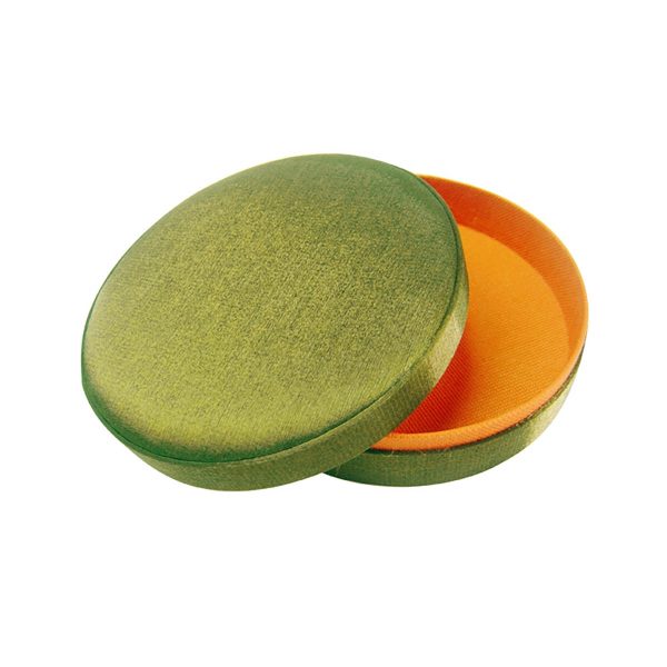 Round gift box in green silk for gift packaging