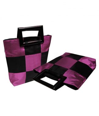 Check handbag with silk and wooden handle