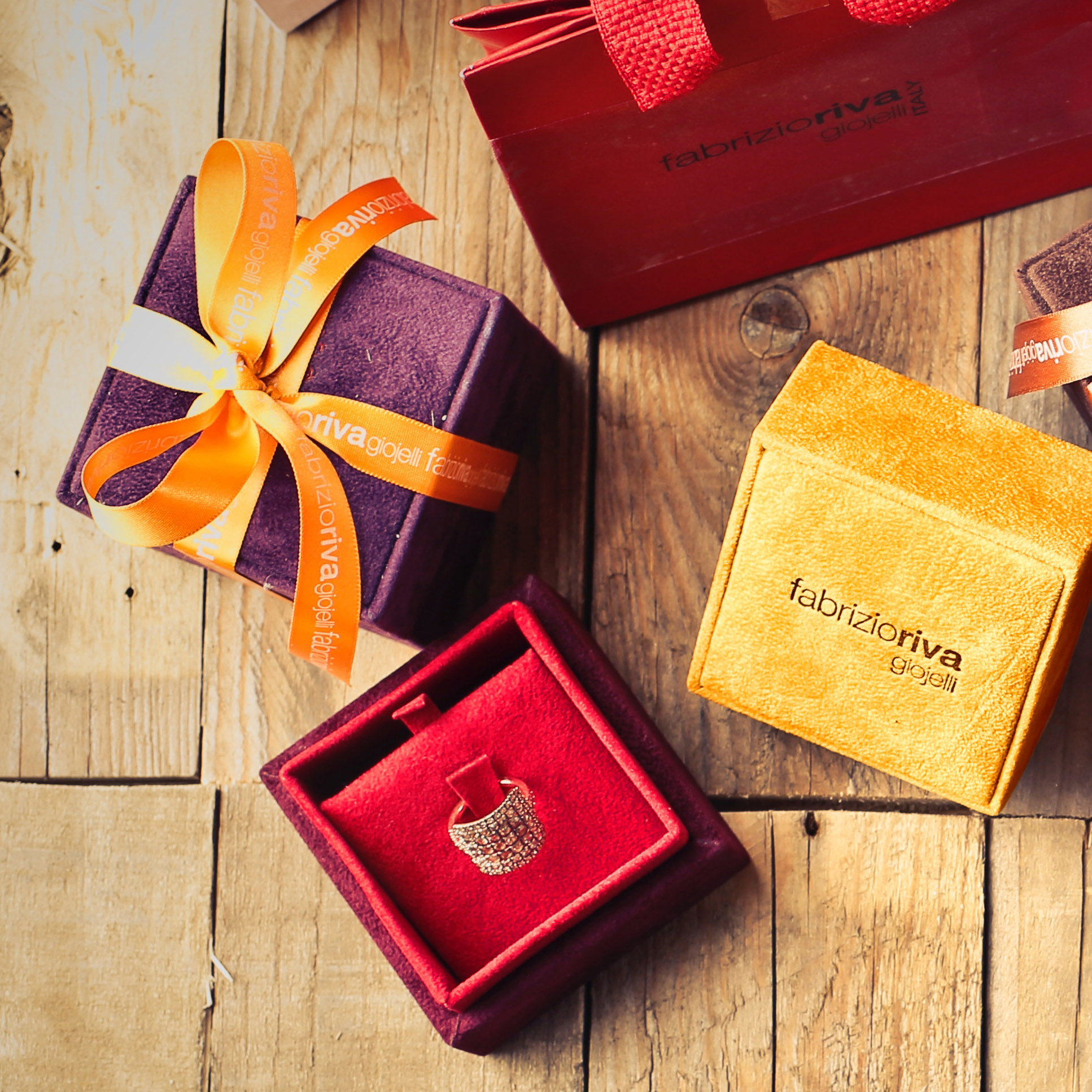 Red + Ribbon Leather Purse Gift Box