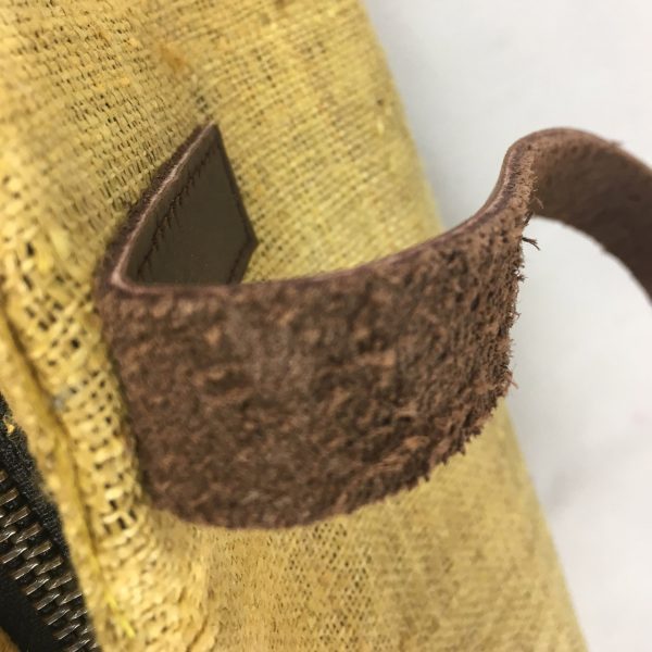 Detail picture of our hemp bag leather handle