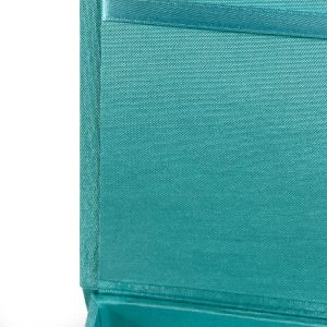 close-up picture Tiffany blue silk box