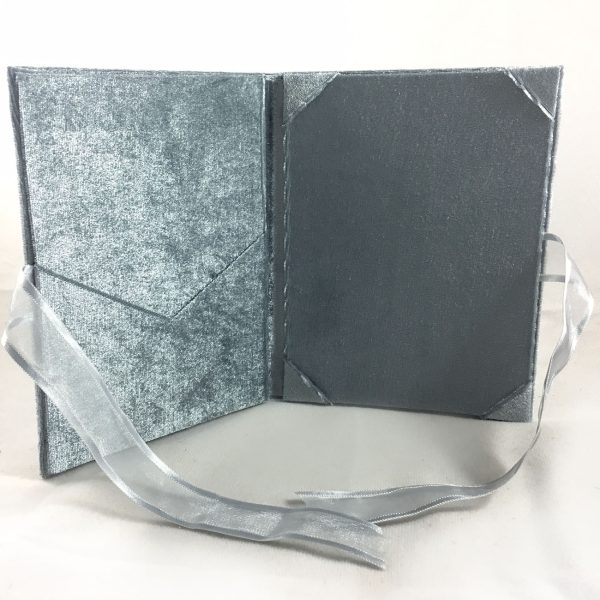 Blind debossed inviattion folio