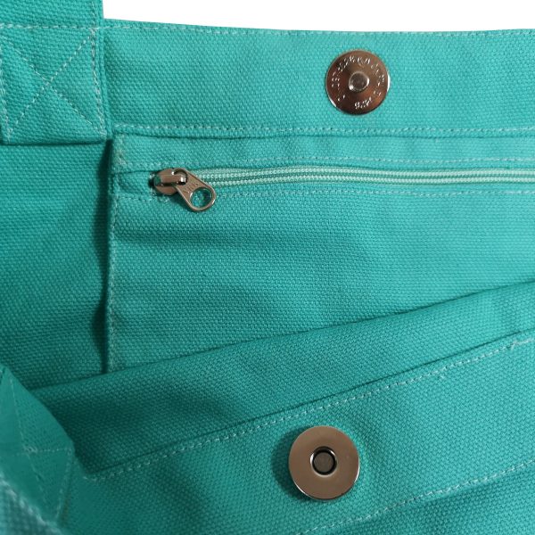 zippered pocket inside tote bag
