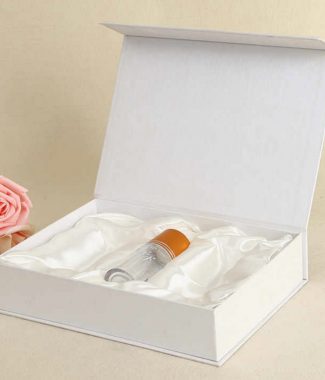 White paper gift packaging box