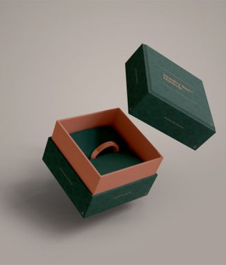 Green jewelry box with ring holder