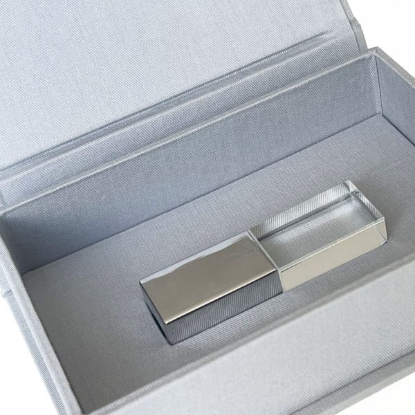 Close-up picture of linen USB box