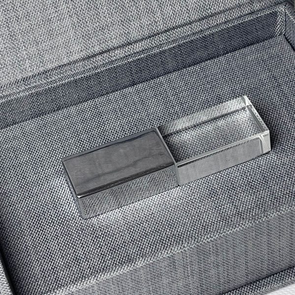Close-up picture of charcoal color linen USB box